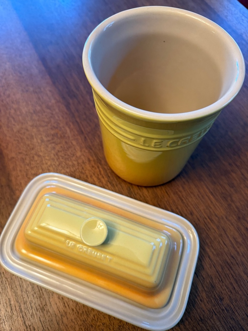 Le Creuset “Yellow Nectar” Ceramic Utensil Crock & Butter Dish w Lid (set)
